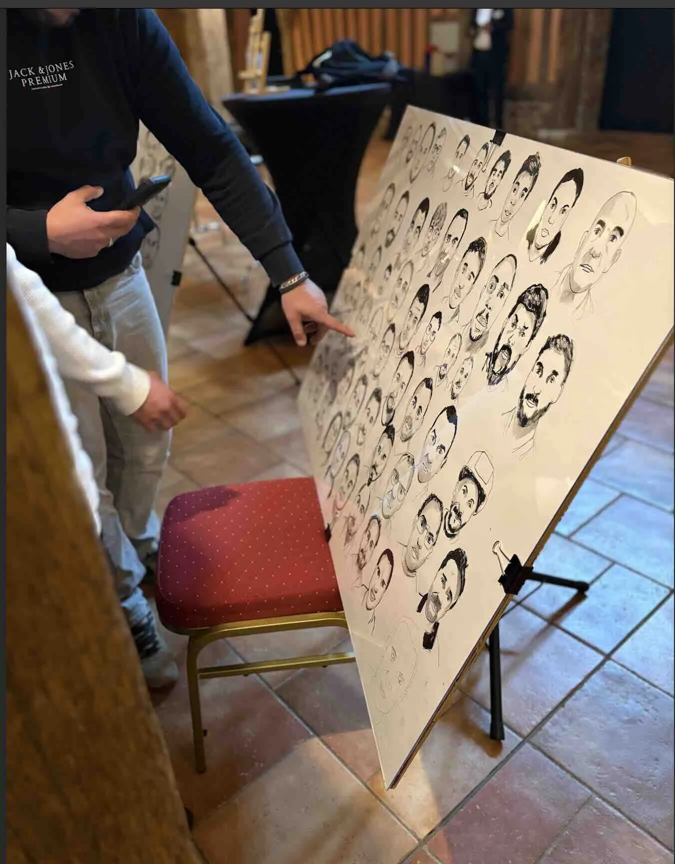 Frédéric Pierrat drawing at an event
